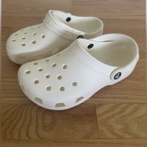 CROCS Gently used white Size J2